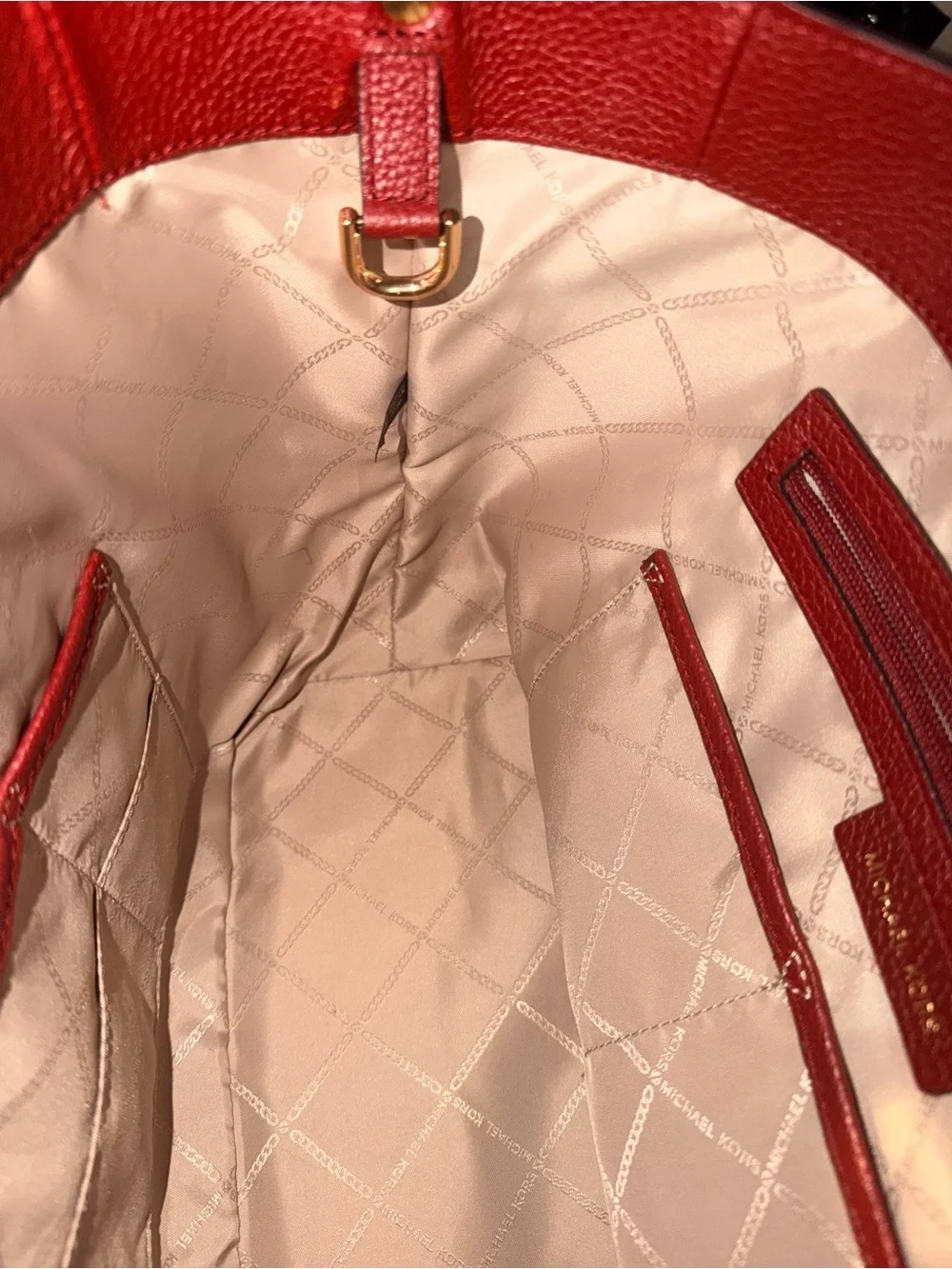 Beautiful Like New !! MICHAEL KORS Bedford Legacy